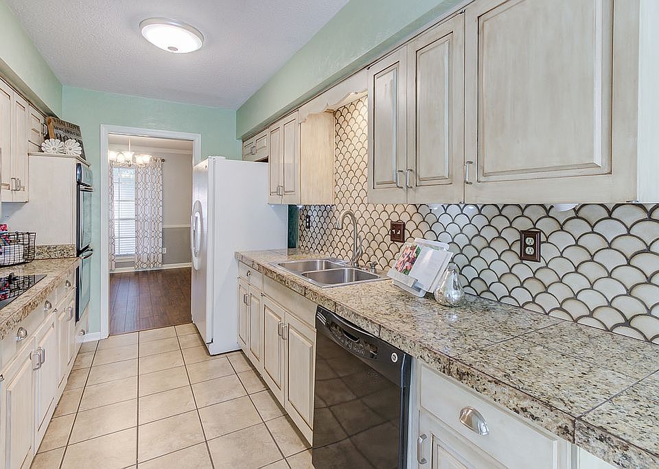 Renovated Kitchen & Baths!