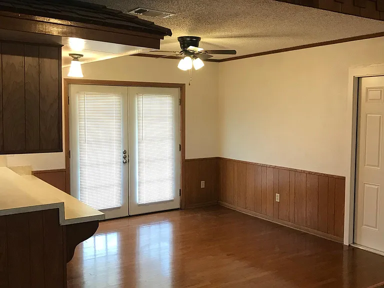 504 Westview Ter — Photo 3
