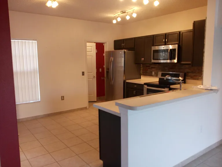 603 Fisher Ct — Photo 4