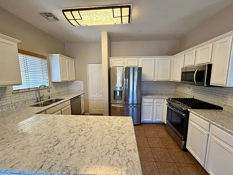 7865 S Sentinal Stone Dr — Photo 2
