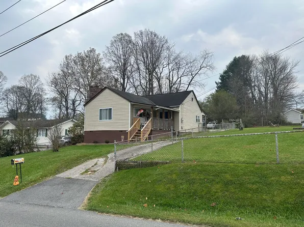 208 Dickenson St, Oak Hill, WV 25901