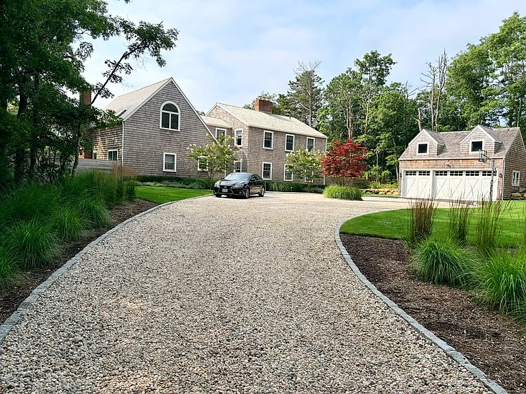 75 S Breeze Dr — Photo 2
