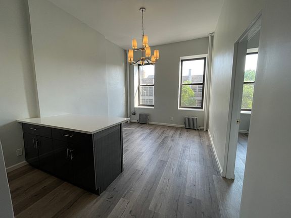 3rd image of 121 W 122nd St #3F