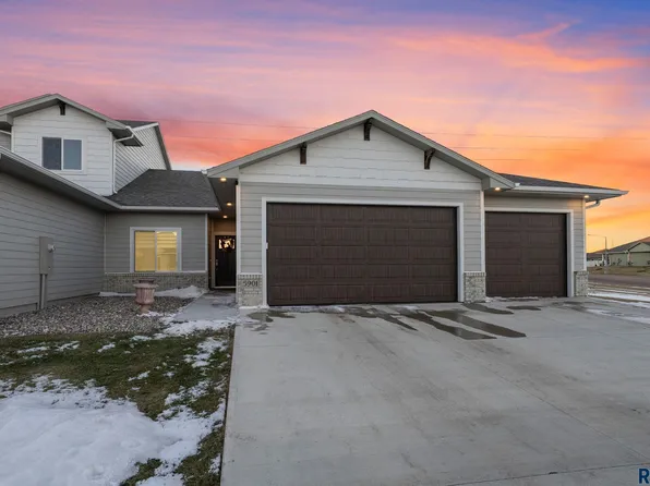 5901 S Spirea Ave, Sioux Falls, SD 57108