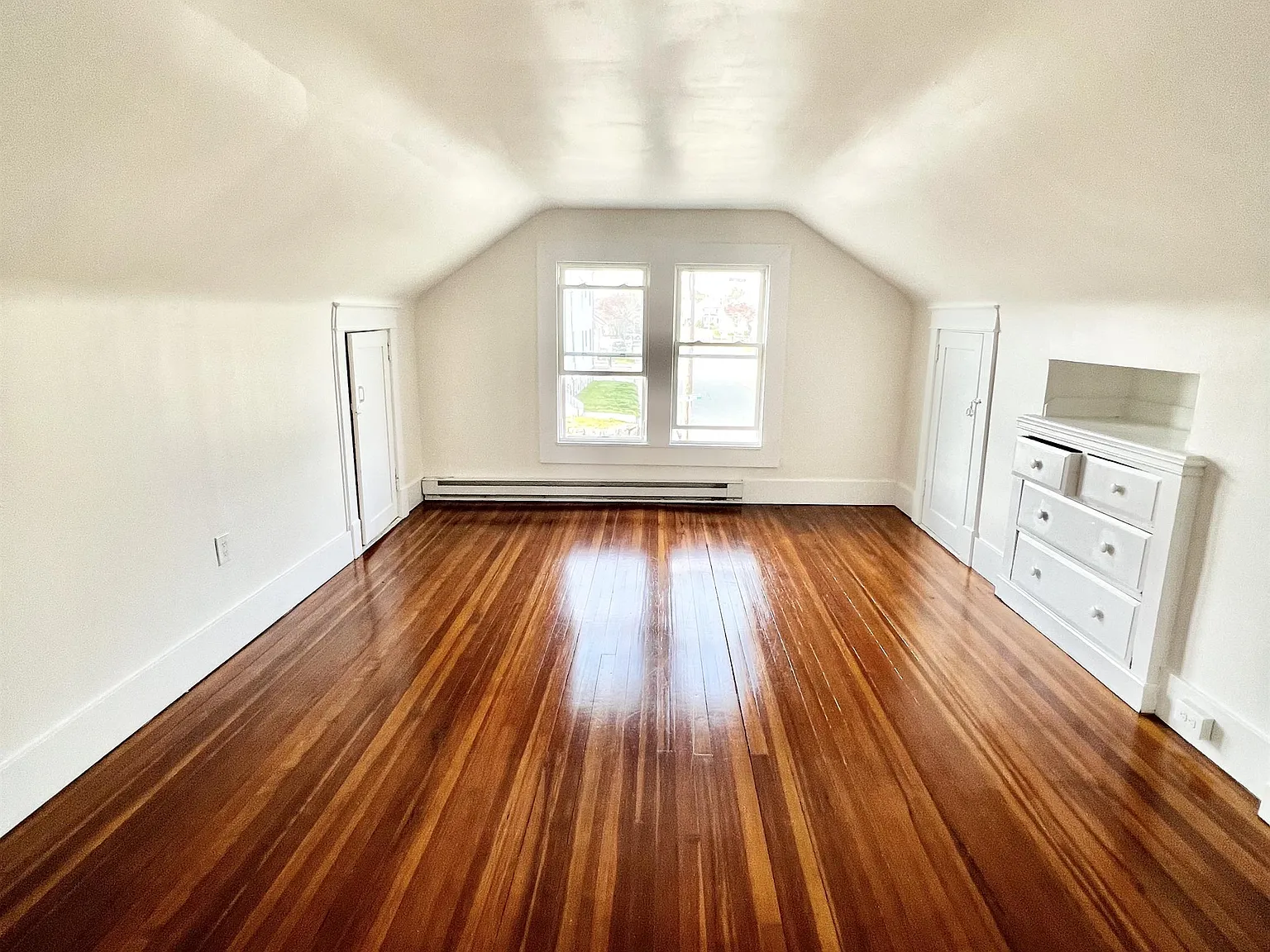 37 Hamilton Ave — Photo 2