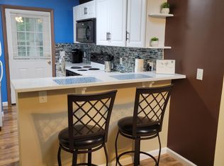 128 Linsley Lake Rd, North Branford, CT 06471