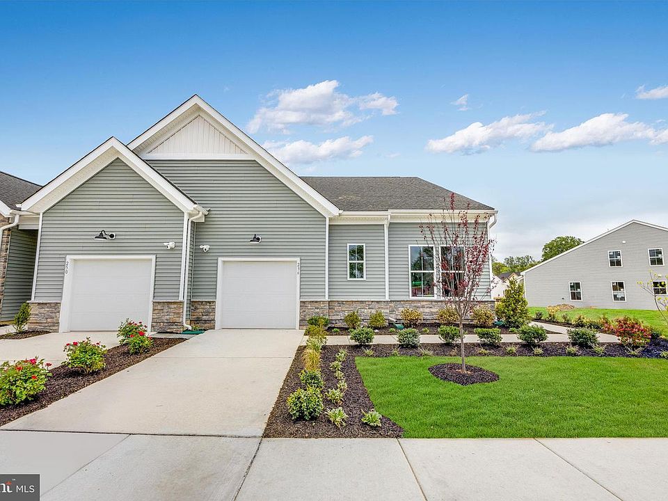 1st image of 215 Carney Ct