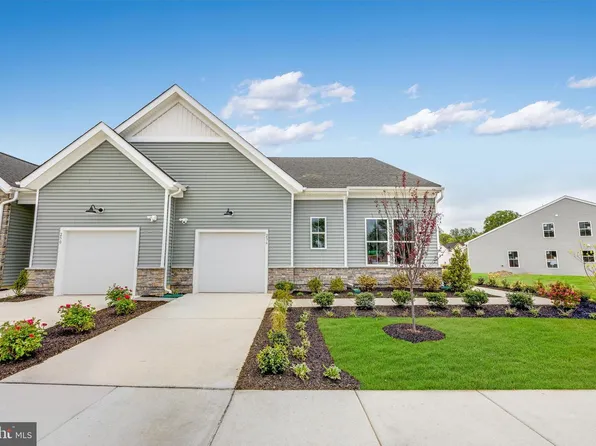215 Carney Ct, Dover, DE 19904