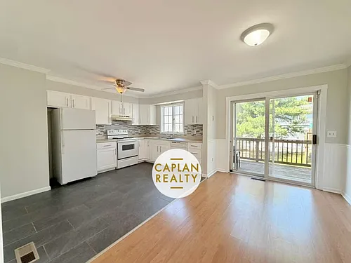 22 Chamberlain St Photo 1