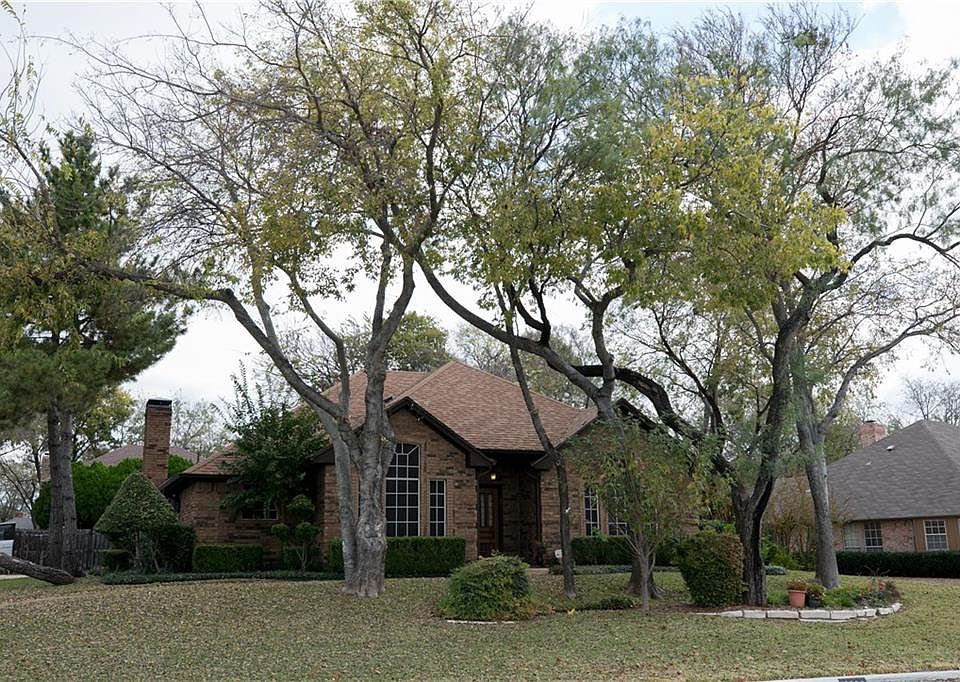 1st image of 3725 Bluegrass Dr