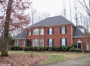 8501 Rosedale Dr, Oak Ridge, NC 27310