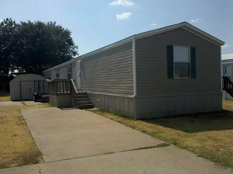2nd image of 821 Saint Moritz Dr #122