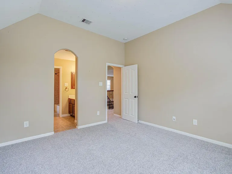 21331 Parham Cir — Photo 37