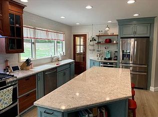 2004 Lakeside Ests, Morgantown, WV 26508