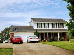 524 Lakeview Cir, Mount Sterling, KY 40353
