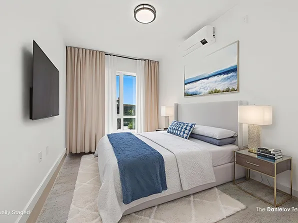 428 E 9th St #208, Brooklyn, NY 11218