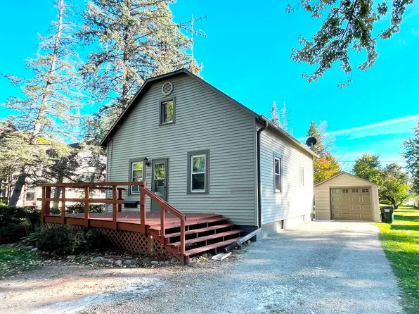 408 W Jennings St, New London, WI 54961