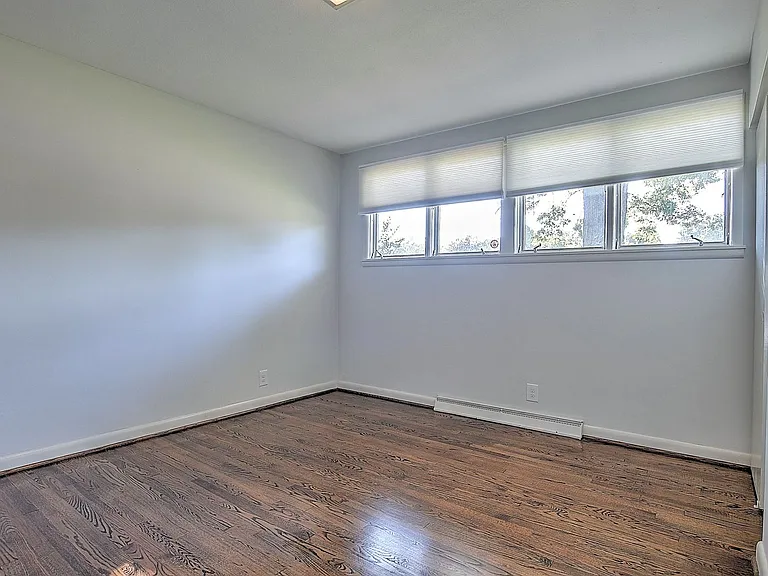 2001 Hermitage Dr — Photo 10