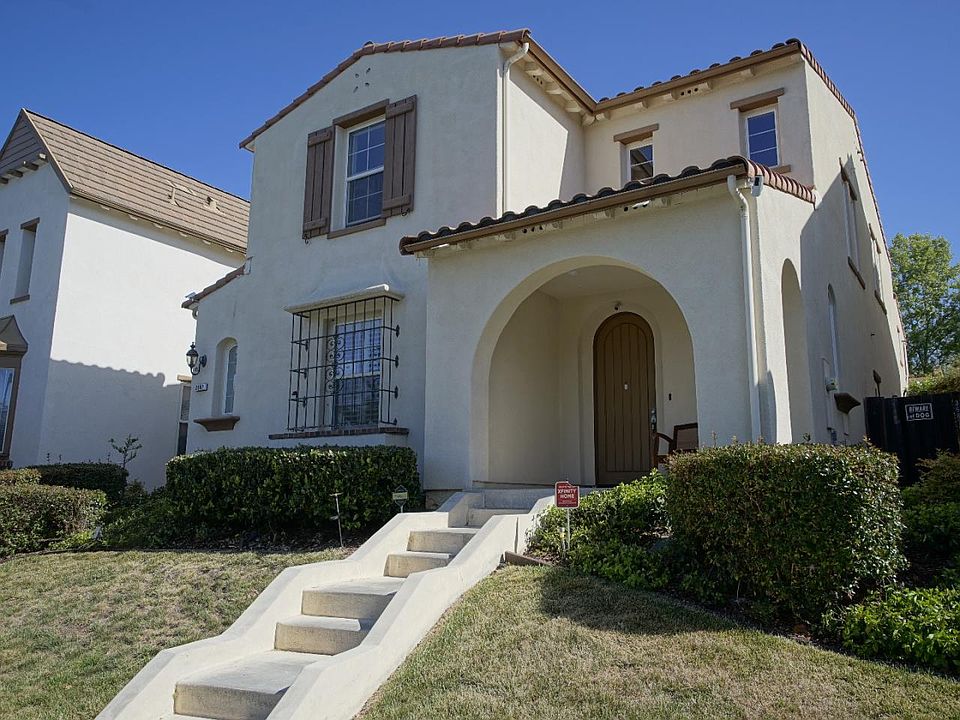 1st image of 3687 Lago De Bracciano St