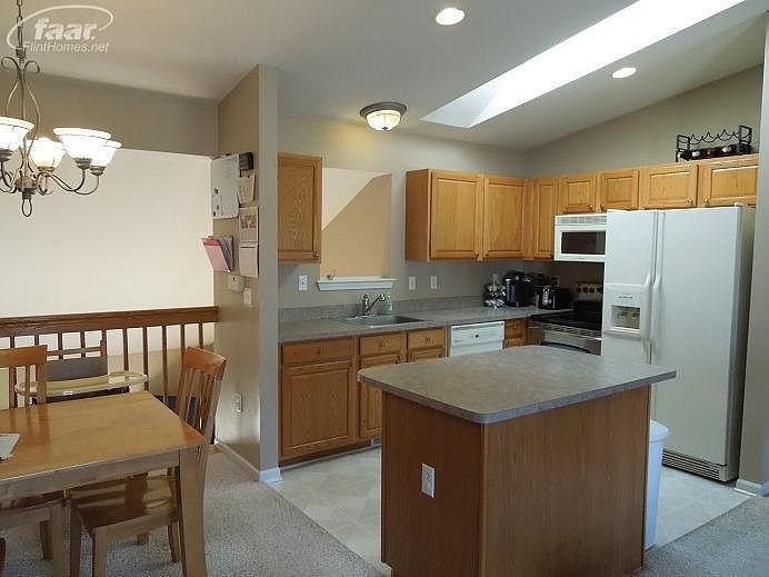 1st image of 704 Carriage Hill Dr