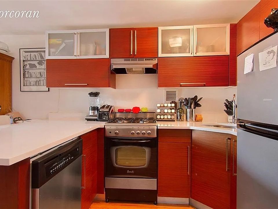 1st image of 184 Thompson St APT 6P