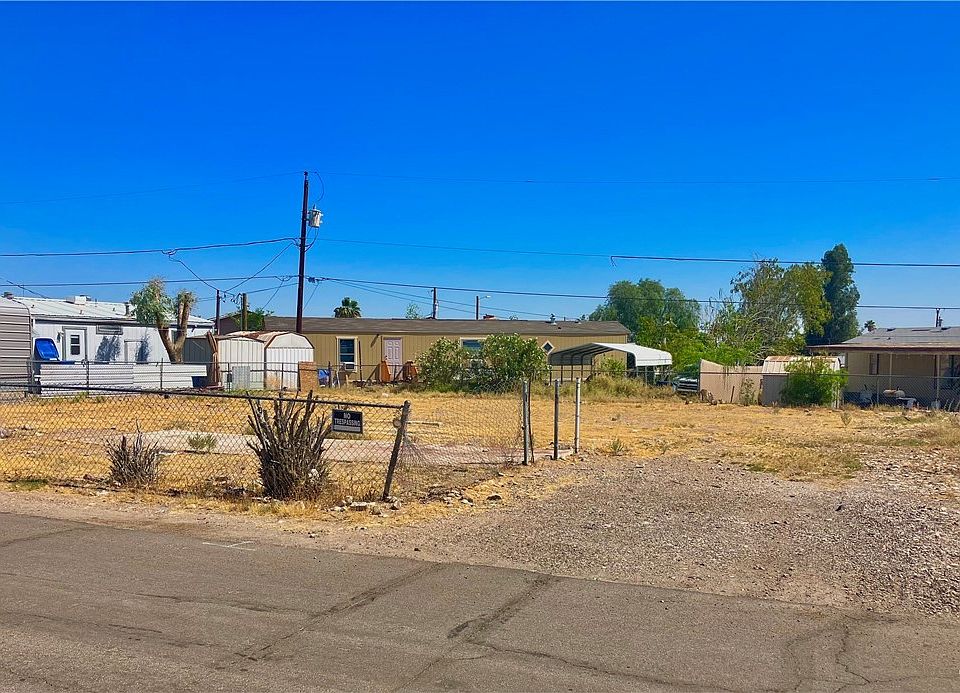 1st image of 612 Silver Lane