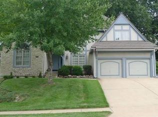 5217 NE Sawgrass Dr, Lees Summit, MO 64064