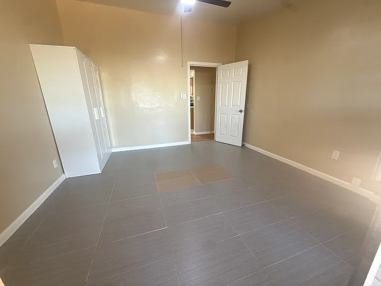5457 Dorothy Dr — Photo 23