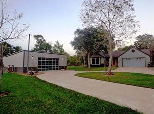 1202 Oak Island Dr, Lake Jackson, TX 77566