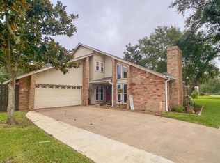 2584 Olympia Dr, West Columbia, TX 77486