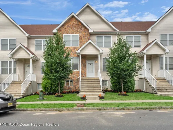 37 Sanz Town Road, Lakewood, NJ 08701