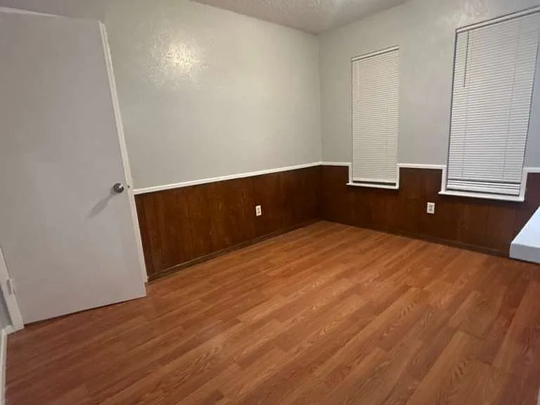 2408 Hollandale Cir #B — Photo 3