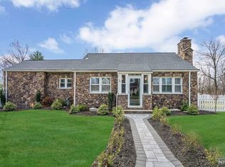 38 Heathcote Rd, Glen Rock, NJ 07452