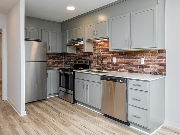 3rd image of 2724 Niazuma Ave S #S