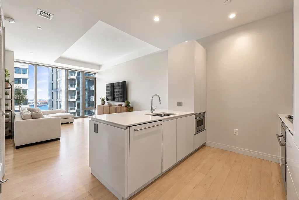 1 bed, 691 sqft, $5,650 — Photo 1