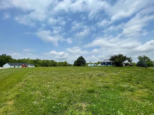 660 Water Tower Rd, Owensville, IN 47665