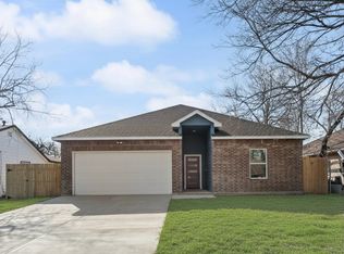205 East Pl, Fort Worth, TX 76108