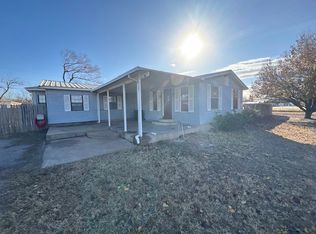 206 NE Fishermans Dr, Apache, OK 73006