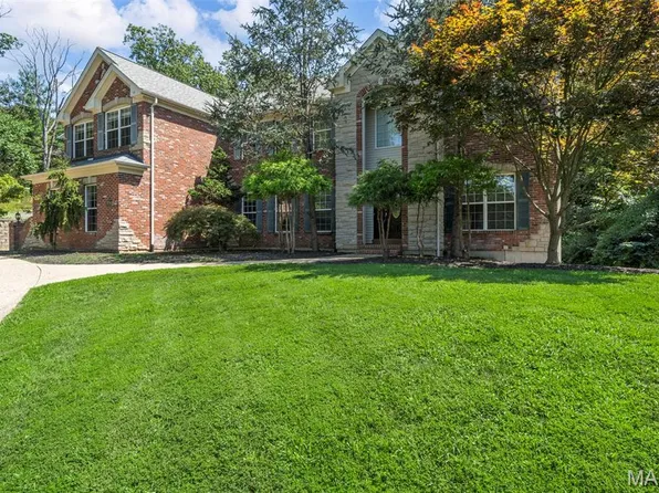 18498 Hollow Hills Dr, Pacific, MO 63069