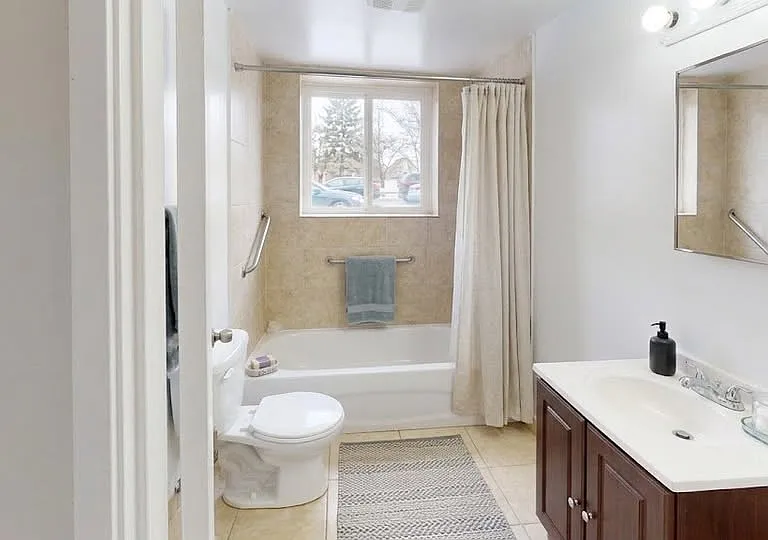 273 Queen St #C — Photo 5