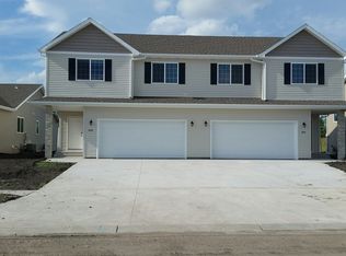 1432 Goldenwood Dr, West Fargo, ND 58078