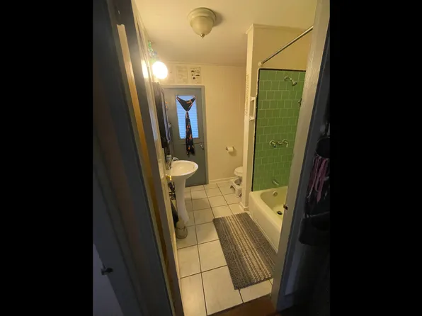 2921 Varsity Cir #I, Honolulu, HI 96826