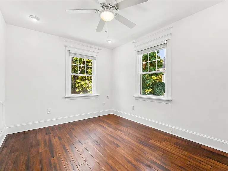 114 Biddle Rd — Photo 18