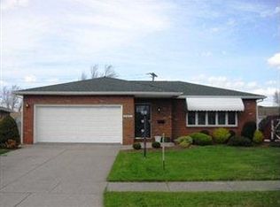 22 Gil Ln, Depew, NY 14043