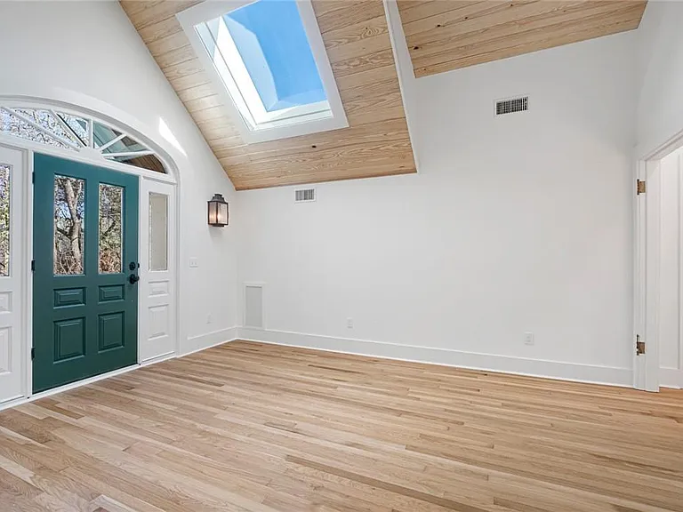 702 W Gibson St — Photo 33