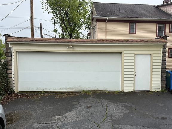 2nd image of 197 Milburn St #197