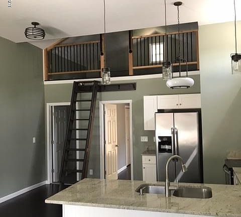 2nd image of 939 Goss Ave