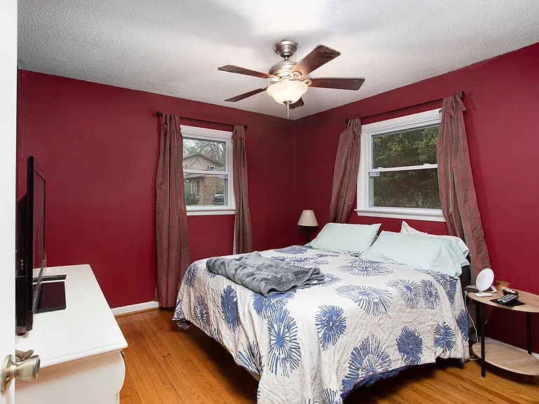 324 McMasters St — Photo 14