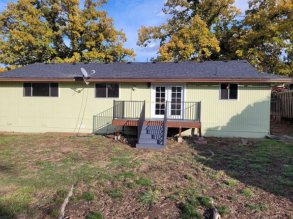 2nd image of 551 N Stoneham Cir