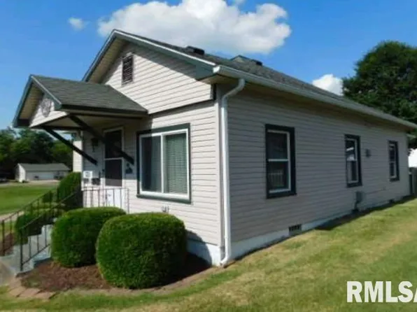 1207 Burgess Ave, Johnston City, IL 62951